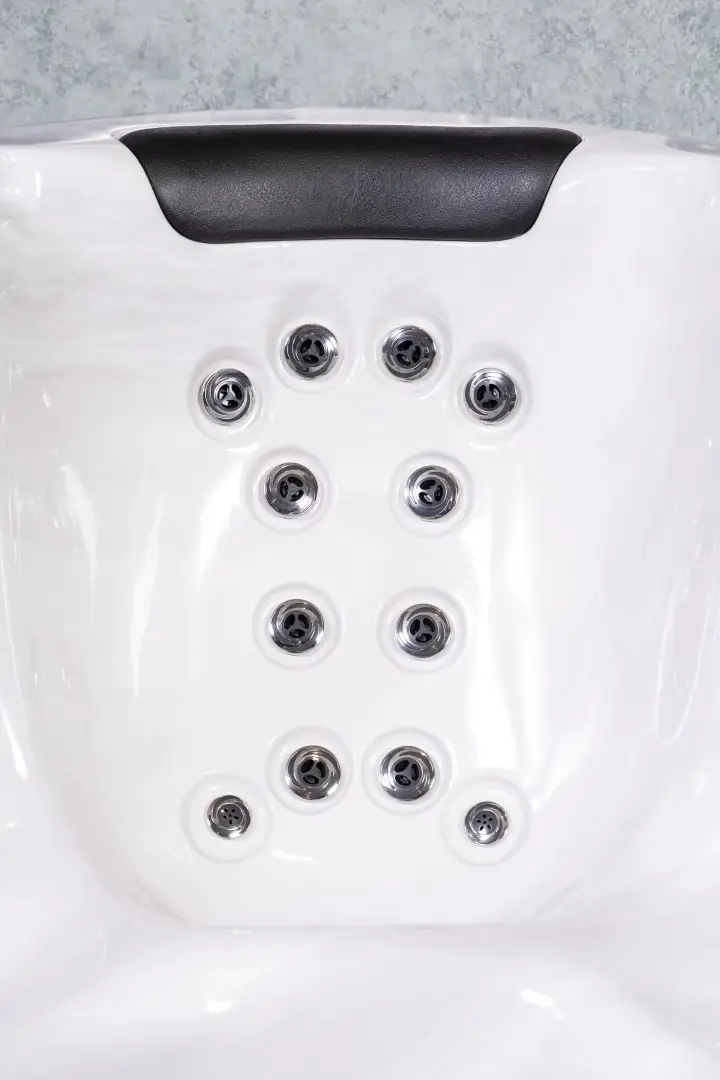 American Outdoor Whirlpool Torina