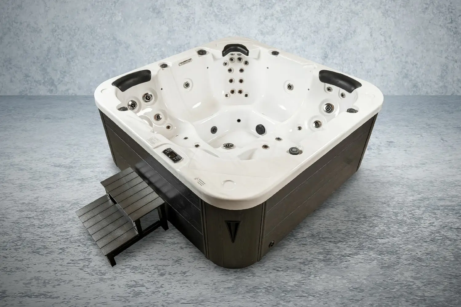 American Outdoor Whirlpool Torina