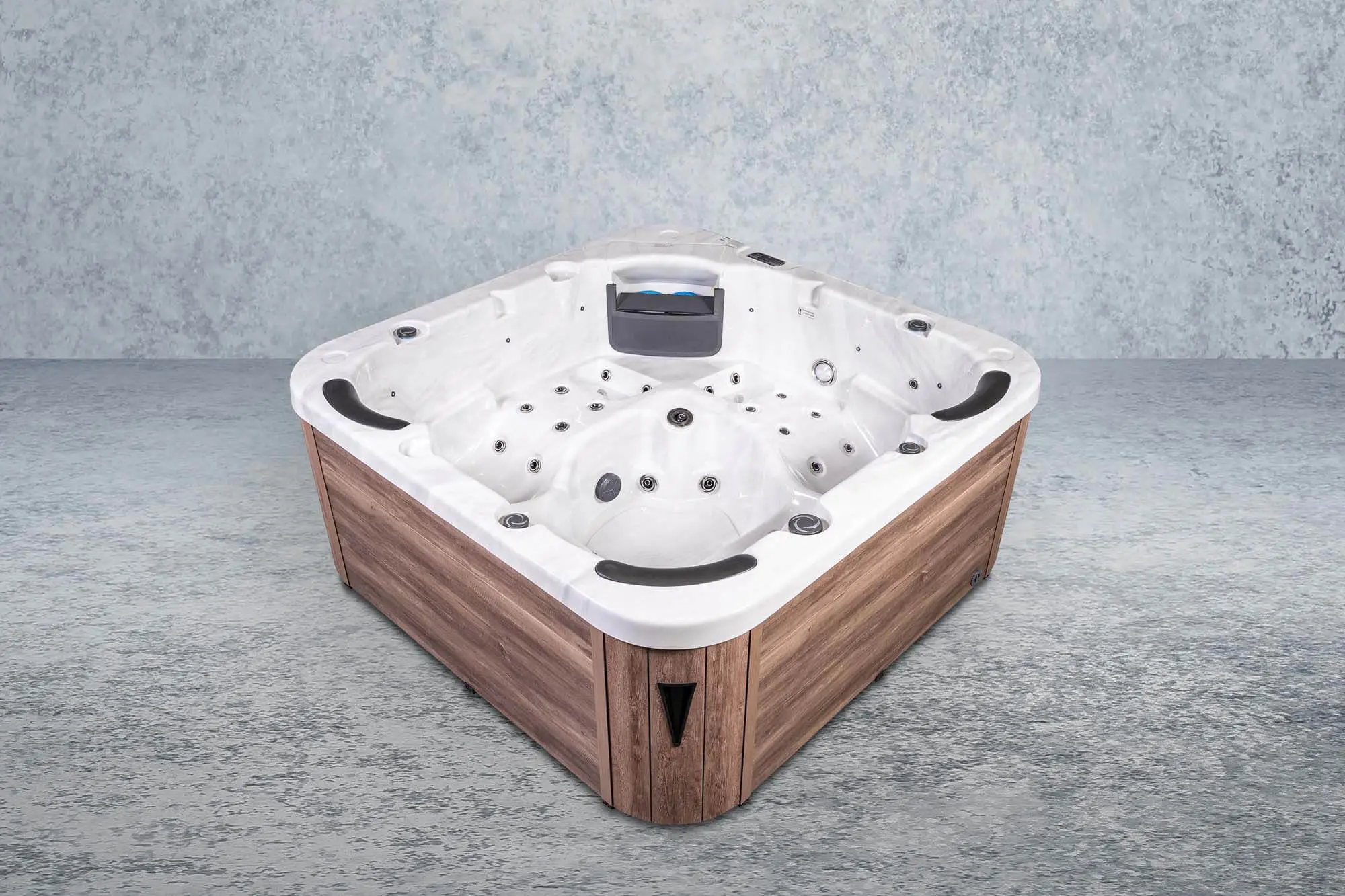 American Outdoor Whirlpool Torina Sterling Silver / Brown