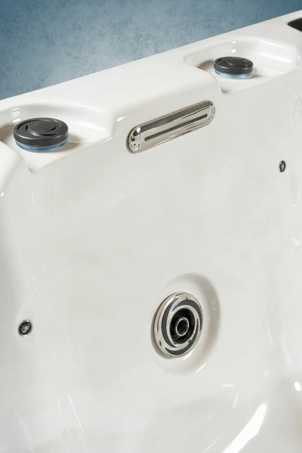 American Outdoor Whirlpool Torina
