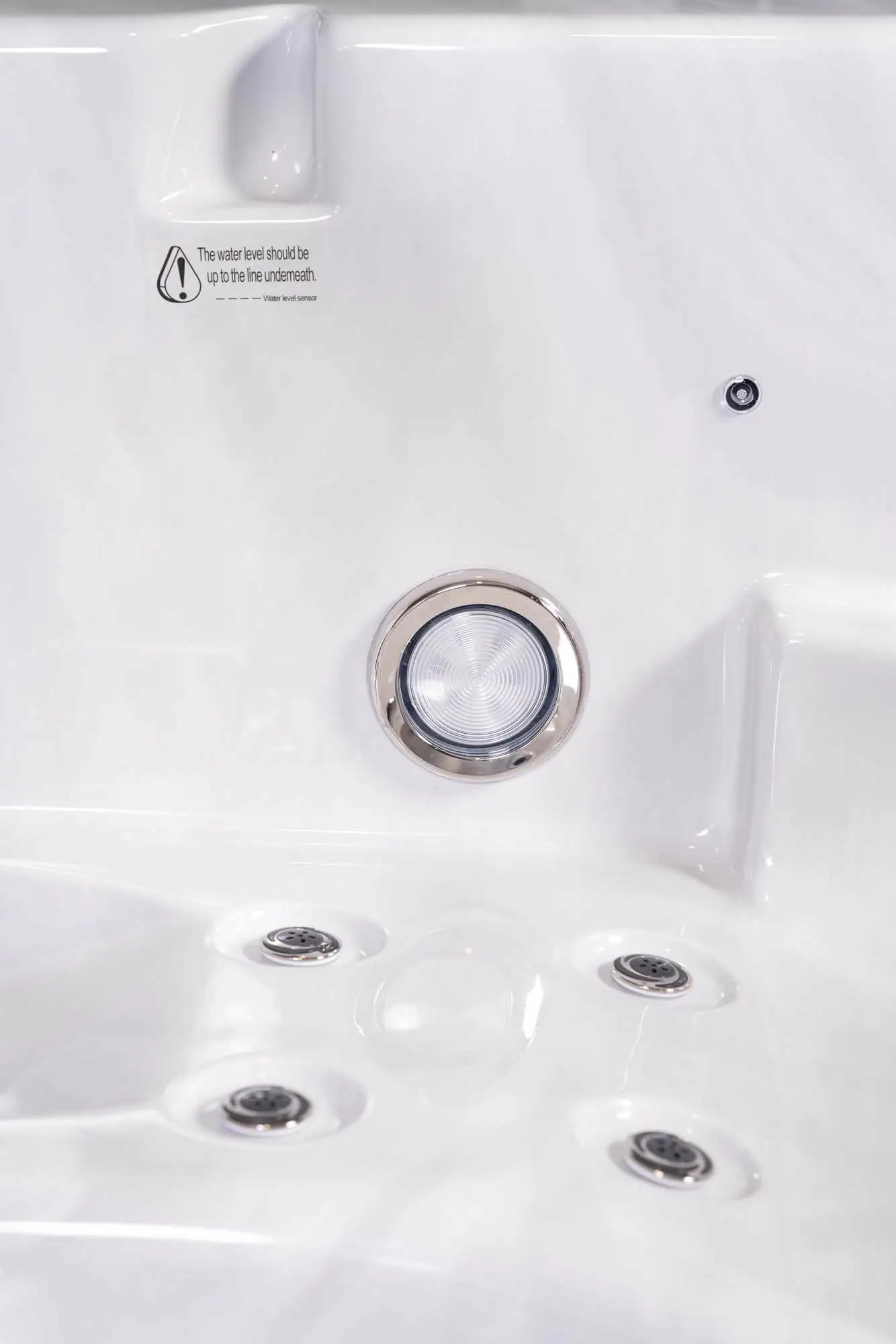 American Outdoor Whirlpool Torina Sterling Silver / Brown