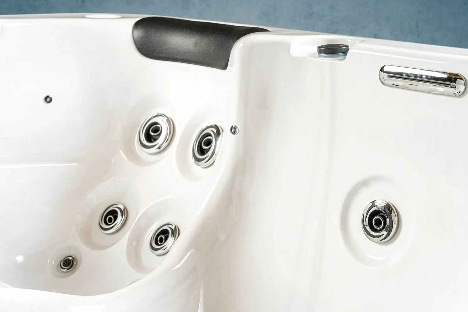 American Outdoor Whirlpool Torina